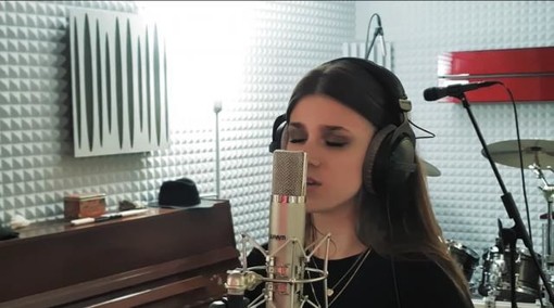 “Sempre con me”, dal 21 febbraio il nuovo singolo di Francesca Lina