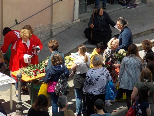 Savona, il 22 maggio torna la Fiera di Santa Rita: 45 ambulanti e la tradizione delle rose benedette