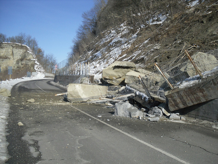 Frana fra Cengio e Saliceto: sfiorata la tragedia