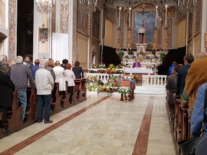 Cairo, l'ultimo saluto a Carlo Pizzorno: "Ha creduto nei giovani e nei valori dello sport" (FOTO) Cairo, l'ultimo saluto a Carlo Pizzorno: "Ha creduto nei giovani e nei valori dello sport" (FOTO)