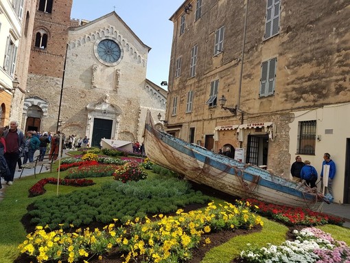 Fior d'Albenga diventa concorso con "Un'Aiuola da Favola"