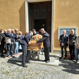 Chiesa gremita per l'ultimo commosso saluto a Giampaolo Rebella Chiesa gremita per l'ultimo commosso saluto a Giampaolo Rebella