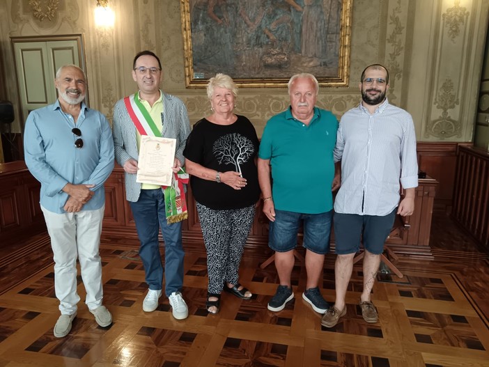 Finale Ligure celebra la fedeltà turistica dei fratelli Sala: 25 anni di vacanze in città Finale Ligure celebra la fedeltà turistica dei fratelli Sala: 25 anni di vacanze in città