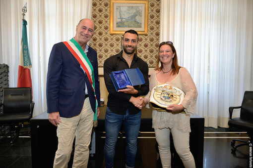 L'atleta internazionale Stefano Fanelli ricevuto dal Sindaco di Alassio