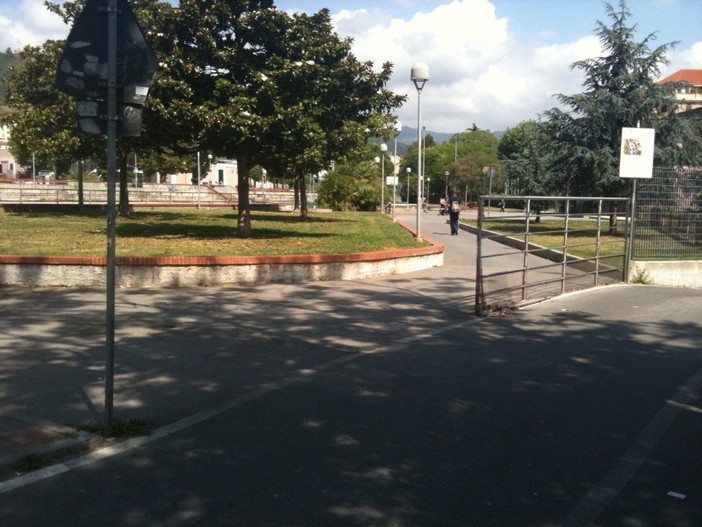 Savona: migranti impegnati in lavori socialmente utili Savona: migranti impegnati in lavori socialmente utili