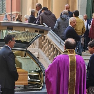 Savona, l'ultimo commosso saluto per l'ex assessore Piero Astengo