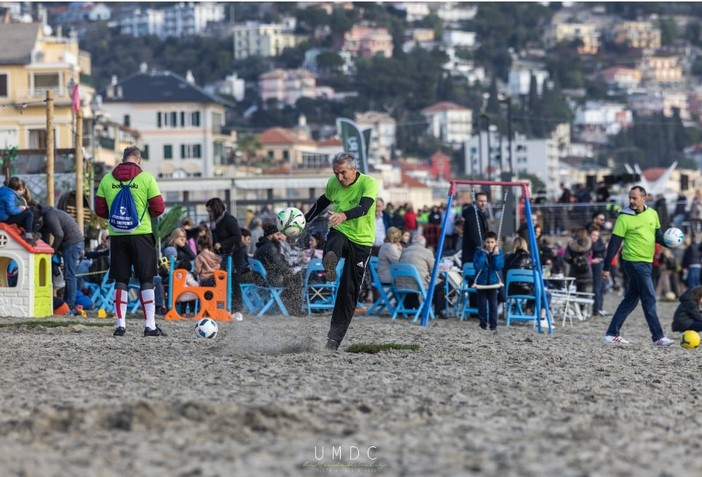 "Footgolf in spiaggia" ad Alassio, torna il grande evento benefico dell'Epifania "Footgolf in spiaggia" ad Alassio, torna il grande evento benefico dell'Epifania