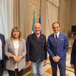 Autonomia, Toti ha incontrato il ministro Calderoli: "Strada concreta e pragmatica, Liguria la auspica anche su portualità e logistica"