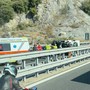 A10 chiusa tra Finale e Pietra: furgone si ribalta dopo lo scontro con un’auto A10 chiusa tra Finale e Pietra: furgone si ribalta dopo lo scontro con un’auto