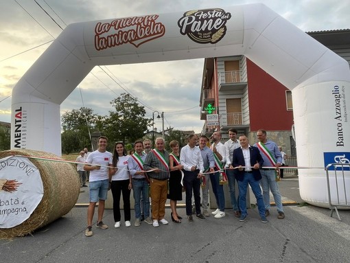 A Niella Tanaro si alza il sipario sulla terza edizione della Festa del Pane, dedicata al rubatà (FOTO)