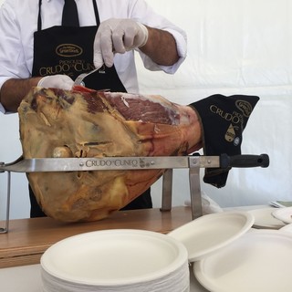 Degustazione gratuita del Crudo di Cuneo alla Fiera Del Marrone dal 18 al 20 ottobre