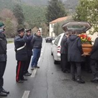 Un folla commossa al funerale di Giuseppe Buttaro: "Esempio di dovere ed abnegazione"