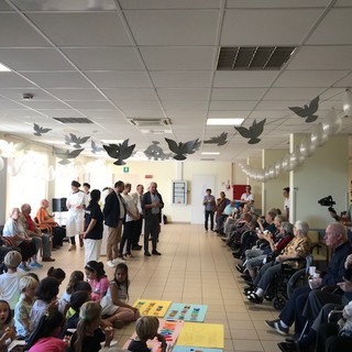 Alassio, festa dei nonni: i bimbi cucinano per gli ospiti della "Giacomo Natale"