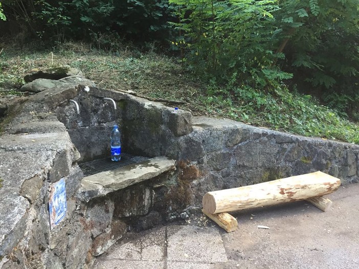 Giusvalla, nuova vita per la fontana dei "Perron" Giusvalla, nuova vita per la fontana dei "Perron"