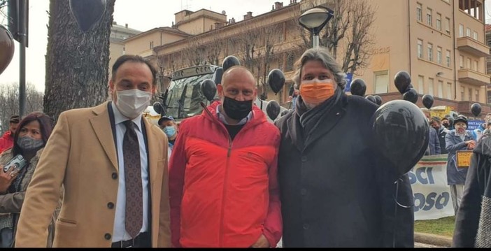 Dalla Regione contributi in favore dei maestri e delle scuole di sci, Vaccarezza ("Cambiamo"): "Attenti alle esigenze di chi si è trovato in difficoltà" Dalla Regione contributi in favore dei maestri e delle scuole di sci, Vaccarezza ("Cambiamo"): "Attenti alle esigenze di chi si è trovato in difficoltà"