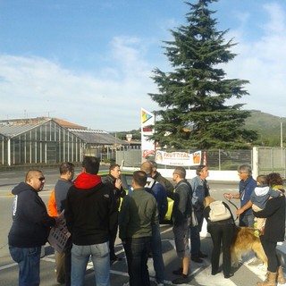 Fruttital Albenga: i lavoratori "Ci ricollocheranno in altre aziende del territorio? Nel frattempo però investono in pubblicità"