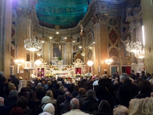 Savona, una folla commossa per l'ultimo saluto a Stefano Persenda: "Ora é scintilla incontenibile di vita" Savona, una folla commossa per l'ultimo saluto a Stefano Persenda: "Ora é scintilla incontenibile di vita"