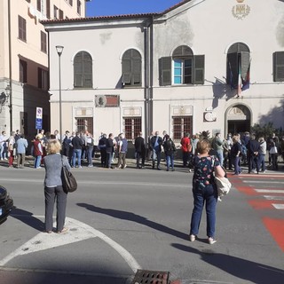 Ospedale Cairo, flash mob davanti al comune: "La Val Bormida esige rispetto" (FOTO)