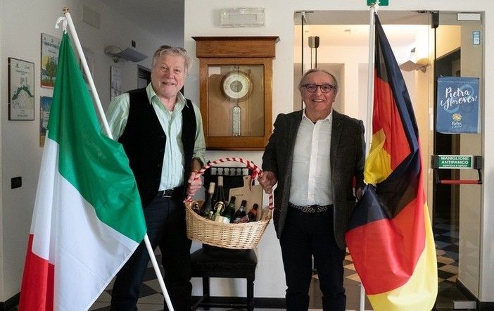 Silvano Ferrua (a destra) insieme al suo 'omologo' tedesco Jess Haberer Silvano Ferrua (a destra) insieme al suo 'omologo' tedesco Jess Haberer