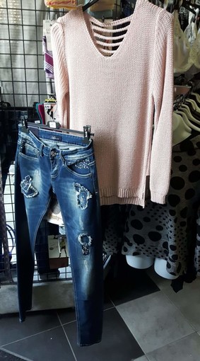 Furto al negozio "C'è moda e moda" di Finale Ligure