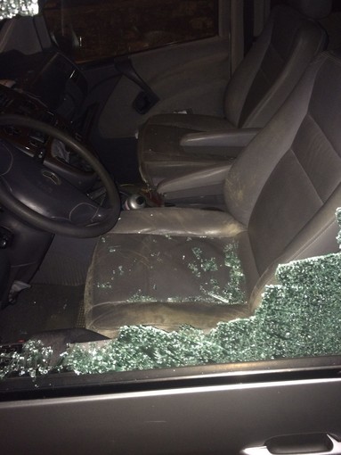 Andora, rompe i vetri di diverse autovetture per rubare: arrestato 27enne marocchino