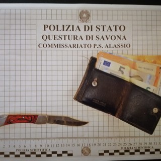 Alassio, minorenni scippano un'anziana: inseguiti da due esercenti e fermati dalla Polizia