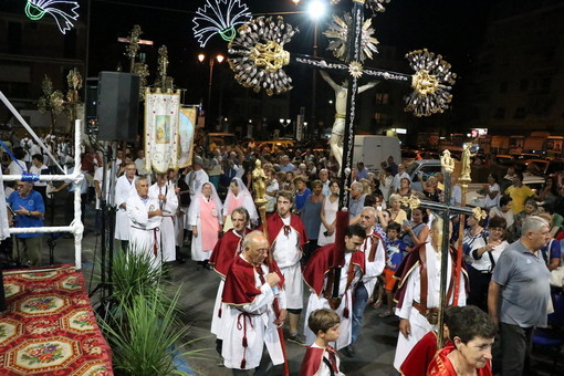 Alassio, tradizionale processione per la Festa di Sant'Anna (FOTO)