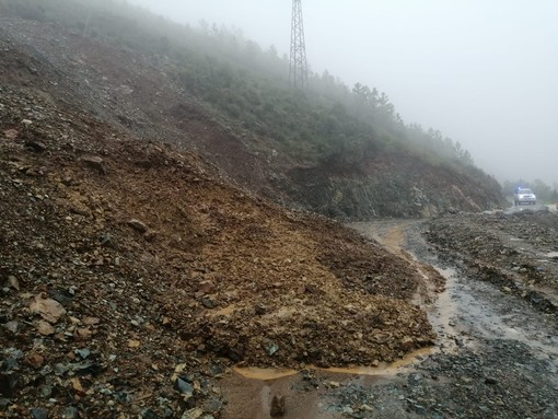 Varazze: frana in località Beffadosso, ai Piani di San Giacomo Varazze: frana in località Beffadosso, ai Piani di San Giacomo