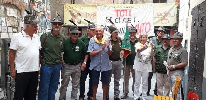 Albenga, fionda "alpina" per il piccolo museo dei Fieui di caruggi