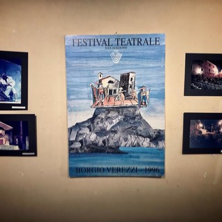 "Magiche trasparenze", mostra di immagini fotografiche sul festival teatrale di Borgio Verezzi