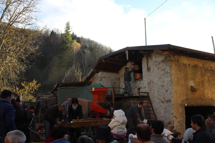 Murialdo, successo per la prima festa dei Tecci e della Battitura Murialdo, successo per la prima festa dei Tecci e della Battitura