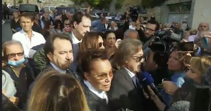 L'ultimo saluto a Franco Gatti, Angelo e Angela: "Da lassù ci vede, ne siamo certi"