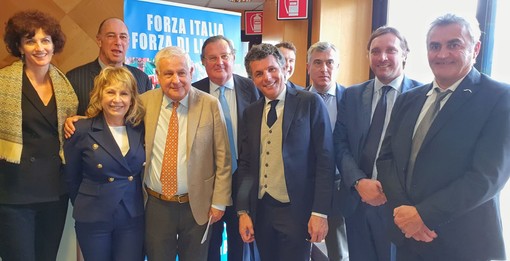 La squadra regionale dei coordinatori presentata oggi (foto tratta dal profilo dell'onorevole Cassinelli) La squadra regionale dei coordinatori presentata oggi (foto tratta dal profilo dell'onorevole Cassinelli)