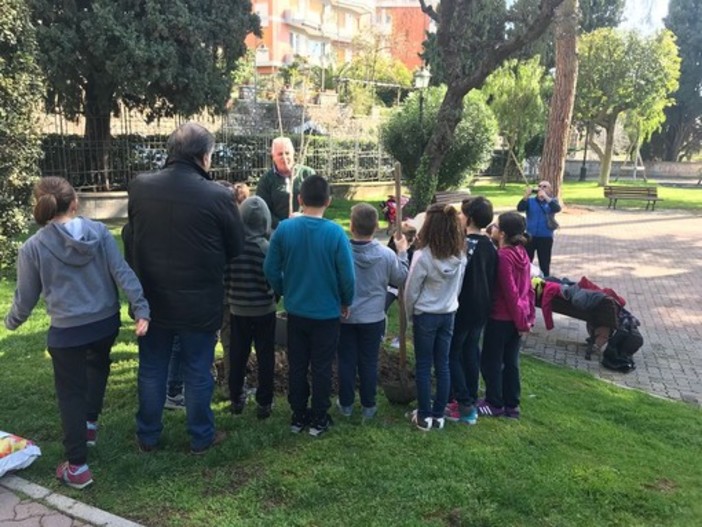 Alassio, nella Giornata dell'Albero, due nuove piante per Parco San Rocco Alassio, nella Giornata dell'Albero, due nuove piante per Parco San Rocco