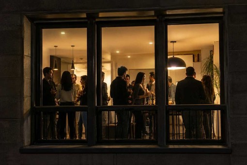 Festa tra amici, 188 euro di SIAE: "L'incaricata è entrata in casa, non eravamo in un locale" Festa tra amici, 188 euro di SIAE: "L'incaricata è entrata in casa, non eravamo in un locale"