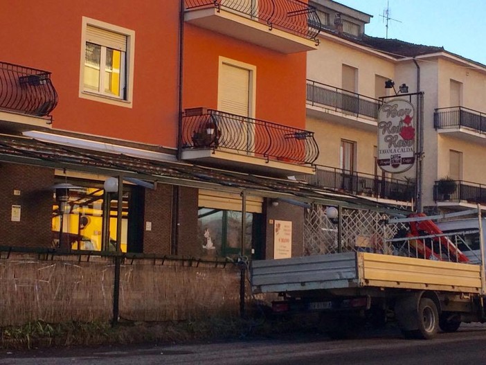 Ladri in azione in Val Bormida: colpito il Red Rose e tentata spaccata al bar Royal