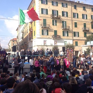 Savona, oltre 300 studenti alla "Consegna del Tricolore" #FOTO Savona, oltre 300 studenti alla "Consegna del Tricolore" #FOTO