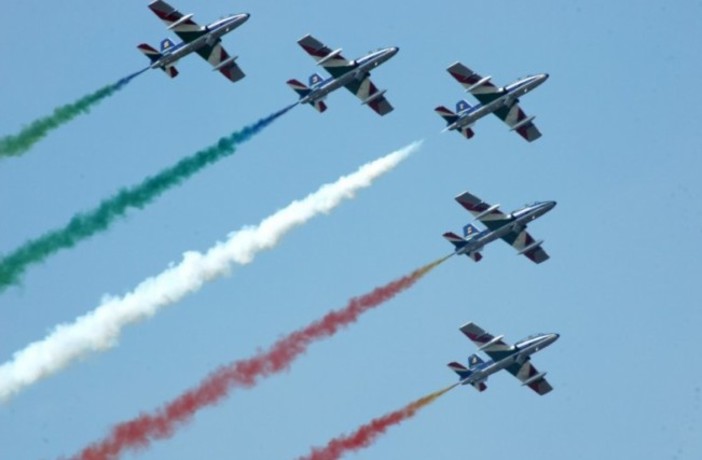 Andora: Frecce Tricolori benvenute in Riviera, oggi festeggiamo insieme mezzo secolo di vita Andora: Frecce Tricolori benvenute in Riviera, oggi festeggiamo insieme mezzo secolo di vita