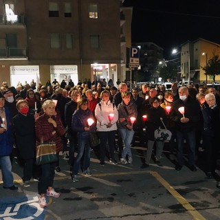 Anche la Cgil Savona alla fiaccolata per la sanità valbormidese: "Il diritto alla salute è centrale"