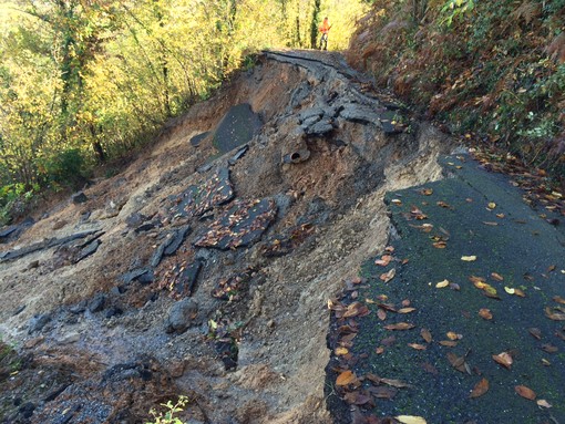 Casanova Lerrone, oggi riapre la strada comunale Capoluogo-Marmoreo Casanova Lerrone, oggi riapre la strada comunale Capoluogo-Marmoreo