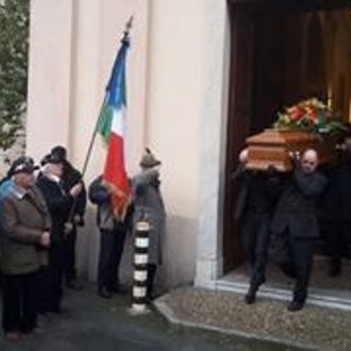 Funerali di Giuseppe Buttaro, appello della moglie: "Gli assassini di mio marito si facciano avanti"