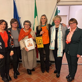 Nella foto d’archivio di evento Zonta a Tagliaferro, con Assessore Monica Risso, il presidente Zonta Alassio-Albenga Monica Risso, vice presidente Antonella Garnero e altre socie Nella foto d’archivio di evento Zonta a Tagliaferro, con Assessore Monica Risso, il presidente Zonta Alassio-Albenga Monica Risso, vice presidente Antonella Garnero e altre socie