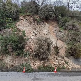 Giustenice, frana sulla Sp 24: strada chiusa