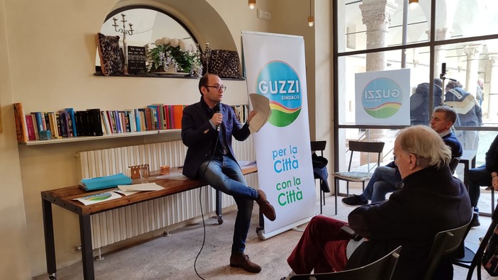 Elezioni 2024, Andrea Guzzi presenta la sua idea di città: "Una Finale a misura dei sogni dei suoi cittadini" (FOTO e VIDEO) Elezioni 2024, Andrea Guzzi presenta la sua idea di città: "Una Finale a misura dei sogni dei suoi cittadini" (FOTO e VIDEO)