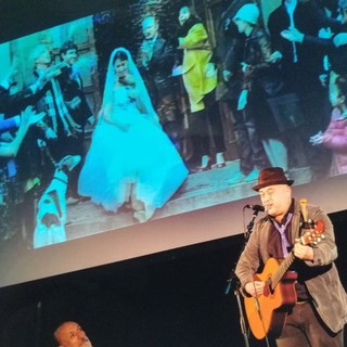 Albenga, il premio "Cono di latta" al cantautore ingauno Davide Geddo