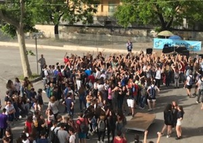 Ultimo giorno di scuola all'Istituto "G. Falcone" di Loano Ultimo giorno di scuola all'Istituto "G. Falcone" di Loano