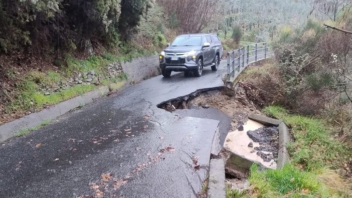 Frana a Tovo San Giacomo: chiusa Via Lavrio