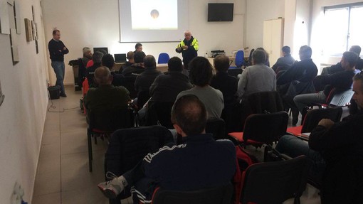 Villanova d'Albenga, questa mattina presso il Polo Regionale della Protezione Civile si è svolto un corso di formazione per capi squadra Villanova d'Albenga, questa mattina presso il Polo Regionale della Protezione Civile si è svolto un corso di formazione per capi squadra