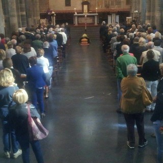 Albenga: una folla commossa per salutare l'Avvocato Fiori