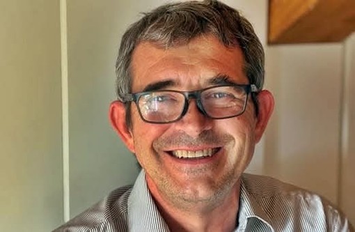 A poche ore dalla scomparsa di Franco Orsi insulti no vax ed emoticon di bare: ferocia social